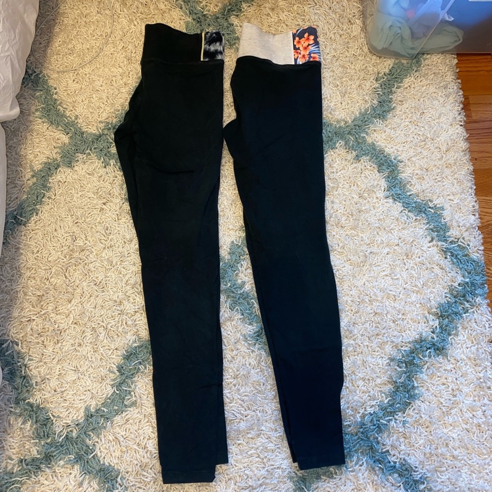 PINK yoga leggings